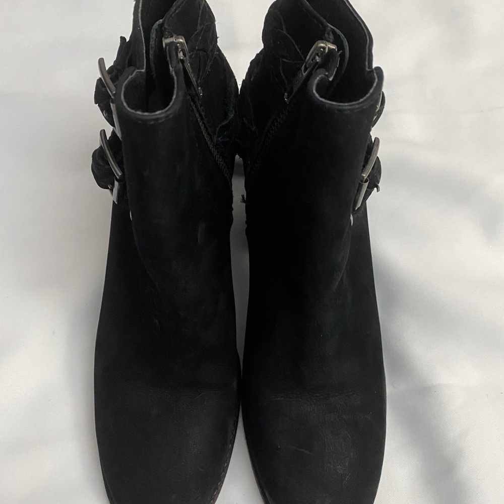 Size 8 Steve Madden Booties - image 4